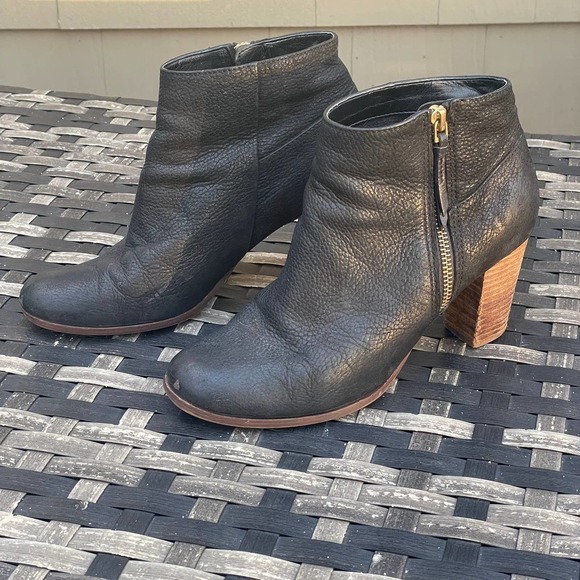 Cole Haan Grand OS Davenport Black Leather Stacked Heel Ankle Boot - Size 7 - Picture 11 of 11